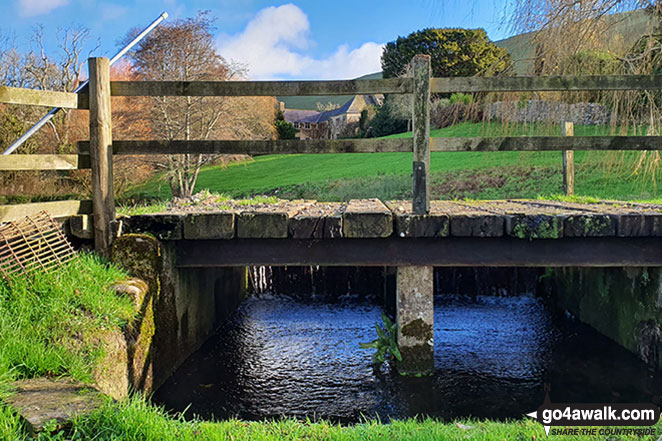 Footbridge near South Eggardon Farm 