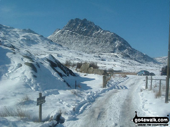 Walk cw202 Pen yr Ole Wen via the South Western Ridge from Ogwen Cottage, Llyn Ogwen - Tryfan from nr Glan Dena, Nant y Benglog