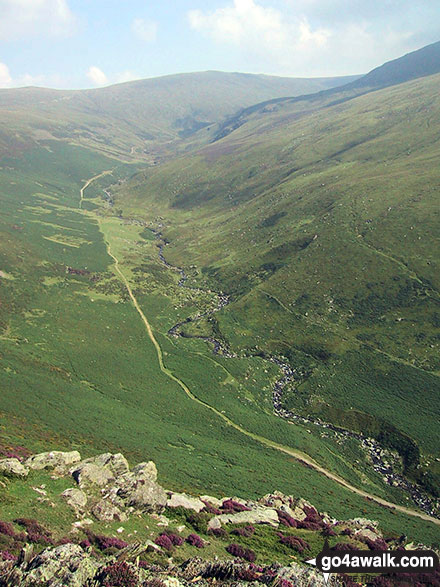 Walk cw201 Foel-ganol and Yr Orsedd from Bwlch y Ddeufaen - Drum (Carneddau) at the head of the Afon Anafon valley from Foel-ganol