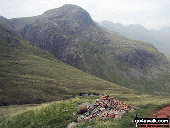 Walk c129 Crinkle Crags and Bow Fell from The Old Dungeon Ghyll, Great Langdale - Great Knott from the top of Browney Gill