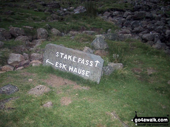 Walk c129 Crinkle Crags and Bow Fell from The Old Dungeon Ghyll, Great Langdale - Junction with Stake Pass and The Cumbria Way at the bottom of Rossett Beck in Mickleden