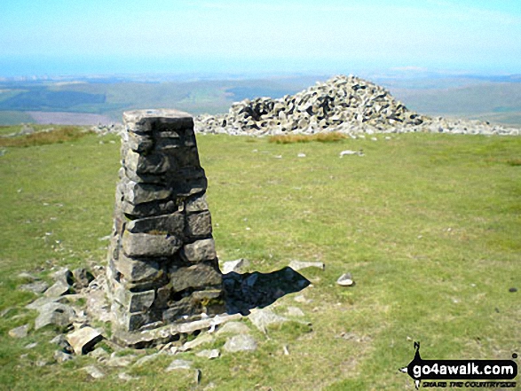 Walk c328 The Greendale Horseshoe - Seatallan summit trig point and cairn