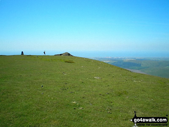 Walk c328 The Greendale Horseshoe - Seatallan summit trig point and cairn