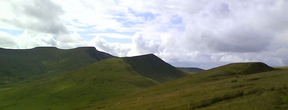 Walk po131 Bwlch y Ddwyallt and Fan y Big from Blaen y Glyn - Corn Du, Pen y Fan, Cribyn and Fan y Big from Craig Cwareli