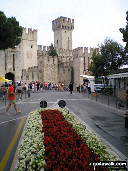 Walk lo126 Le Grotte di Catullo from Sirmione - Sirmione Castle, Lake Garda