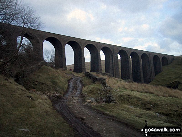 Walk c357 Aye Gill Pike, Snaizwold Fell and Great Knoutberry Hill from Dent - Arten Gill Beck Viaduct