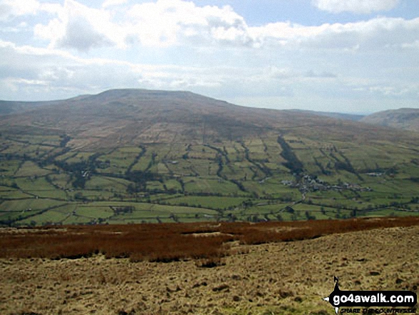 Walk c344 Aye Gill Pike and Snaizwold Fell from Dent - Great Coum and Gragareth across Dentdale from Aye Gill Pike