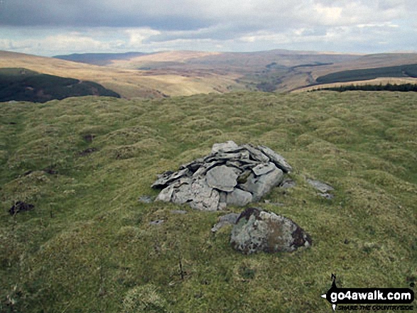 Walk c344 Aye Gill Pike and Snaizwold Fell from Dent - Snaizwold Fell summit cairn