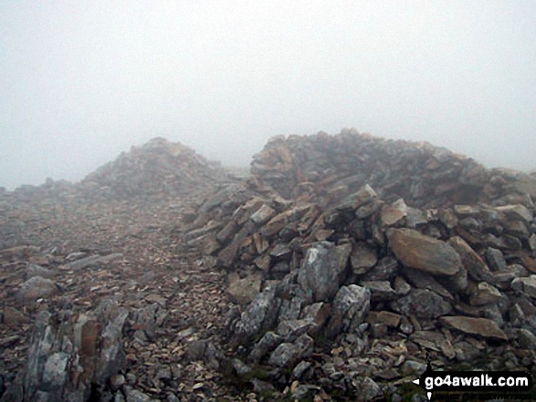 Walk gw137 Cadair Idris (Penygadair), Mynydd Moel, Craig Cwm Amarch and Cyfrwy via The Fox's Path - Mynydd Moel summit cairn and stone shelter