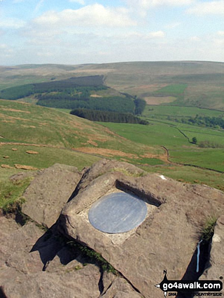 Walk ch226 Shutlingsloe from Wildboarclough - Looking towards the Cat and Fiddle from the top of Shutlingsloe