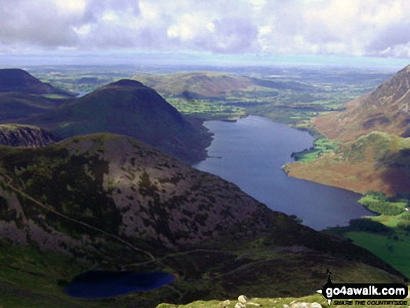 Bleaberry Tarn (bottom left), Mellbreak and Crummock Water  from High Stile 