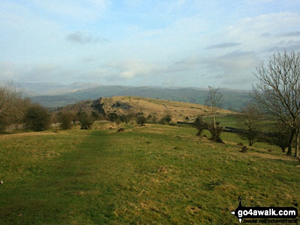 Walk c495 Cunswick Scar and Scout Scar from Underbarrow - Cunswick Fell