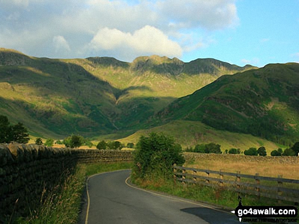 Walk c258 Pike of Blisco (Pike o' Blisco) from The Old Dungeon Ghyll, Great Langdale - Crinkle Crags (Crinkle, Crags (South Top), Crinkle Crags (Long Top), Crinkle Crags (Gunson Knott), Shelter Crags & Shelter Crags (North Top)) and the Eastern shoulder of The Band from The Old Dungeon Ghyll, Great Langdale