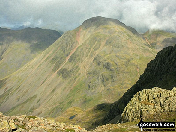 Walk c271 The Scafell Massif from Wasdale Head, Wast Water - An impressive looking Great Gable from near the summit of Broad Crag