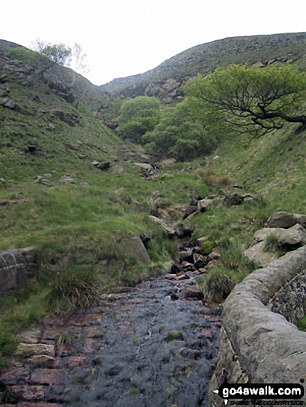 Walk d213 Black Chew Head (Laddow Rocks) and The Longdenden Trail from Hadfield - Gully near Chew Reservoir