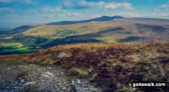 Walk po112 Fan Frynych, Craig Cerrig-gleisiad and Fan Fawr from near Libanus - Pen y Fan (left) and Corn Du from the top of Craig Cerrig-gleisiad