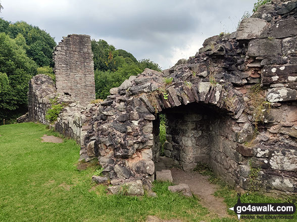 Walk ch213 The Sandstone Trail and Higher Burwardsley from Beeston - Part of Beeston Castle's Outer Bailey