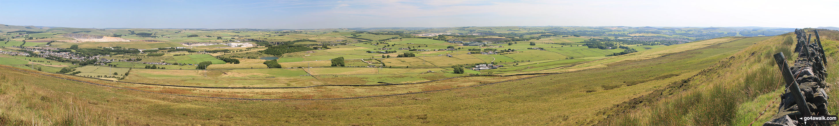 Walk d218 Black Edge (Combs Moss)from Old Road - Looking East to Dove Holes from the summit of Black Edge (Combs Moss)