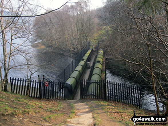 Walk d136 Crook Hill (Ladybower) from Ladybower Reservoir - Pipe/Foot Bridge across and inlet, Ladybower Reservoir