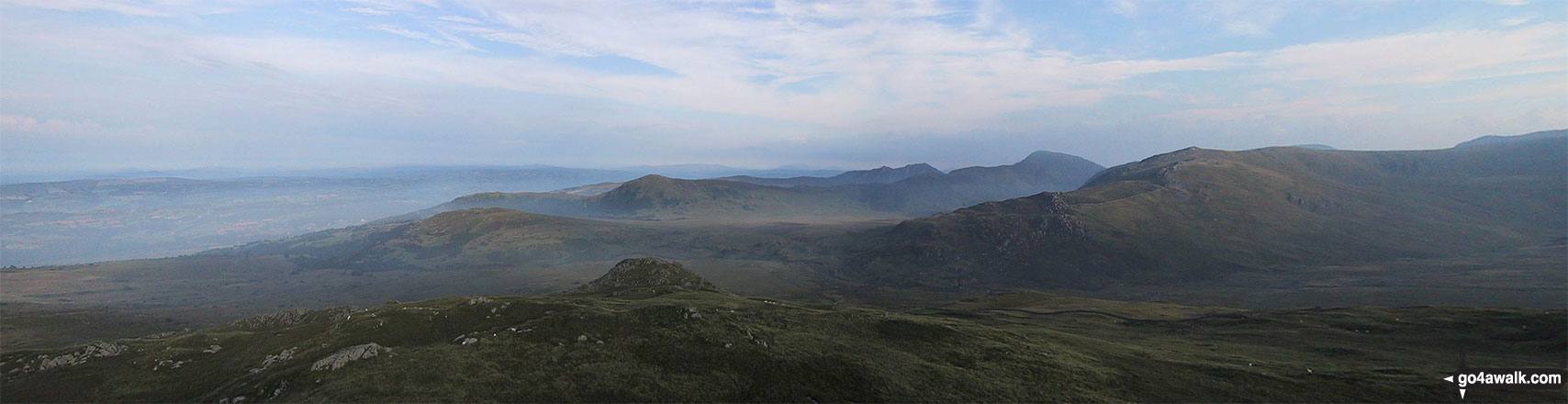 Walk cw110 Tal y Fan and Drum (Carneddau) from Cae Coch - Panorama of Pen-y-gaer, Penygadair, Pen y Castell, Foel-fras and Carnedd Gwenllian (Carnedd Uchaf) with Yr Elen and Carnedd Llewellyn beyond from Tal y Fan