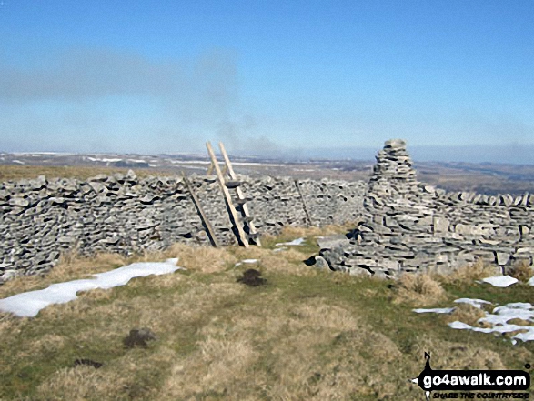 Walk ny114 Addlebrough via Worton Pasture from Askrigg, Wensleydale - Cairn and Ladder Stile on Addlebrough