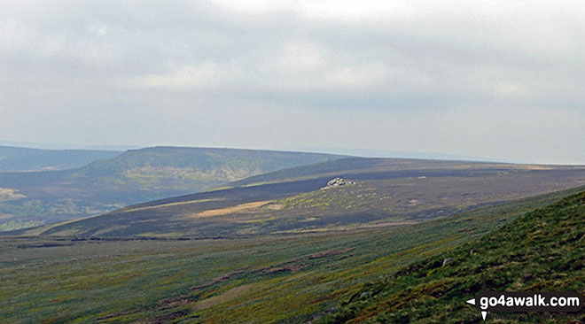 Walk d298 Back Tor and Margery Hill from Fairholmes Car Park, Ladybower Reservoir - Howden Edge and the Crow Stones from Bull Clough at the northern end of Howden Reservoir