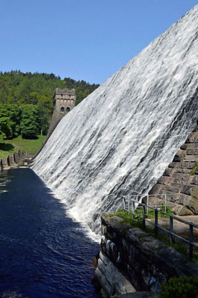 Walk d277 Margery Hill from Fairholmes Car Park, Ladybower Reservoir - Water cascading over Howden Reservoir Dam