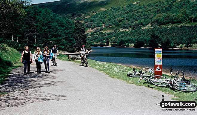 Walkers and Cyclists near the Kings Tree turning circle at the northern end of Howden Reservoir 