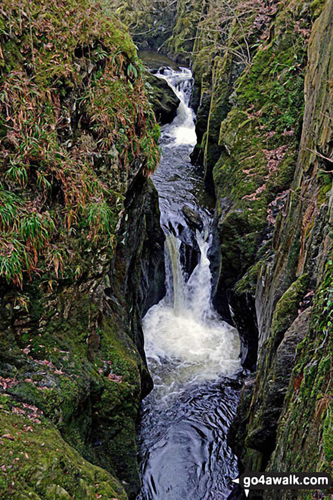 Walk ny116 Gragareth and Green Hill from Ingleton - Baxenghyll Gorge on The Ingleton Waterfalls Trail