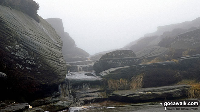 Walk d170 Kinder Downfall and Kinder Low from Bowden Bridge, Hayfield - Sculptured rock streams on a misty Kinder Scout