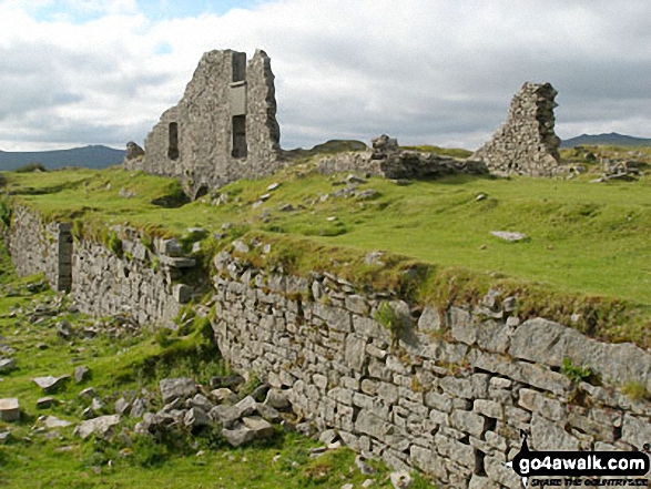 Walk de146 North Hessary Tor from Princetown - The ruins at Foggintor Quarry