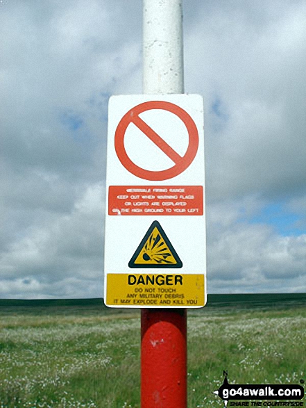 Walk de171 Lynch Tor and Fur Tor from Lanehead - Merrivale Firing Range Warning sign