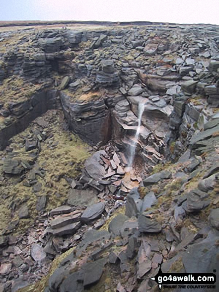 Walk d135 Kinder Downfall from Birchin Clough - Kinder Downfall on Kinder Scout