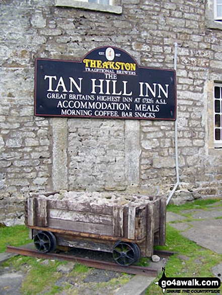 Walk ny145 Tan Hill and Robert's Seat from Keld - The Tan Hill Inn, Tan Hill