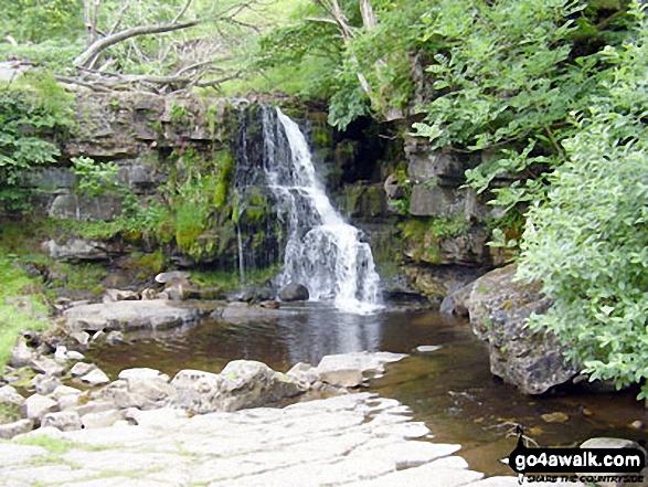 Walk ny248 Kisdon and Keld from Muker - Catrake Force Waterfall at Keld