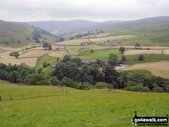 Walk ny145 Tan Hill and Robert's Seat from Keld - Keld from the Pennine Way on Black Moor north of Keld