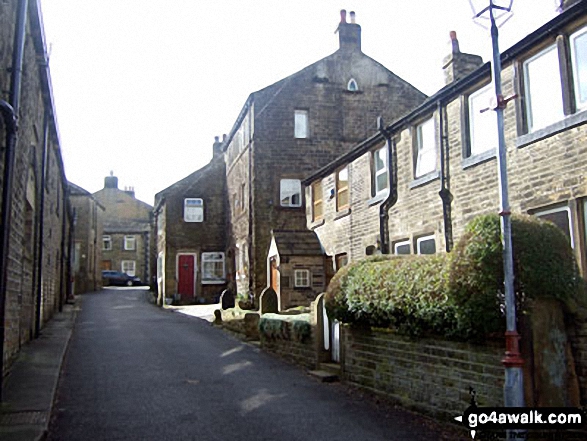 Walk wy108 Upperthong and Netherthong from Holmfirth - Upperthong village