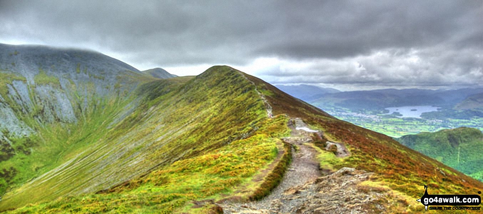 Walk c447 The Skiddaw Massif from Millbeck, nr Keswick - Skiddaw, Skiddaw (Little Man), Carl Side (left), Long Side, Longside Edge, Derwent Water and Dodd (Skiddaw) and the upper reaches of Southerndale from Ullock Pike