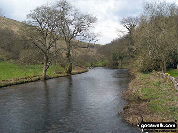 Walk d335 Longstone Edge from Great Longstone - The River Wye at Monsal Head