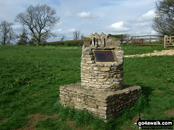 Walk gl154 Donnington from Stow-on-the-Wold - Battle of Stow Memorial, West of Donnington