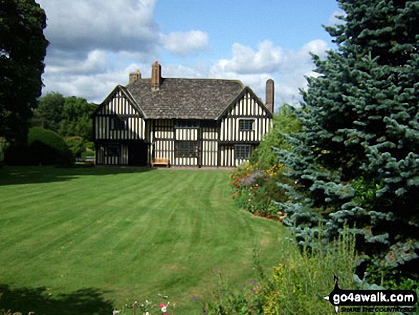 Walk su125 South Nutfield from Bletchingley - Brewerstreet Farmhouse, Bletchingley