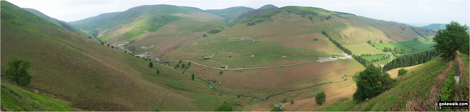 Walk po103 Bache Hill, Black Mixen and Great Rhos from New Radnor - Panorama of Harley Dingle/New Radnor Firing Range with Black Mixen, Bache Hill and Whimble opposite, Radnor Forest