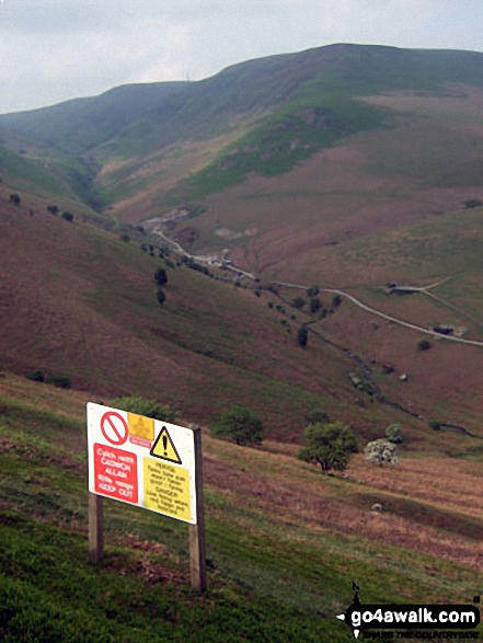 Walk po103 Bache Hill, Black Mixen and Great Rhos from New Radnor - Black Mixen above the Harley Dingle/New Radnor Firing Range complete with warning sign, Radnor Forest