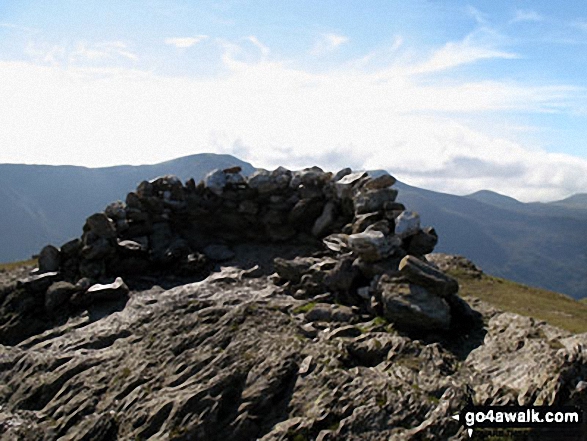 Walk c367 Robinson and High Snockrigg from Buttermere - Robinson summit shelter