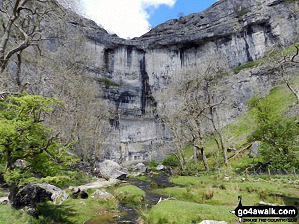 Walk ny202 Malham from Settle - Malham Cove