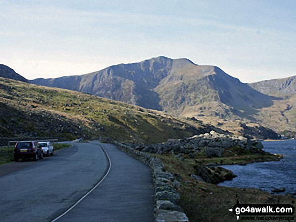 Walk cw202 Pen yr Ole Wen via the South Western Ridge from Ogwen Cottage, Llyn Ogwen - Y Garn (Glyderau) from Llyn Ogwen