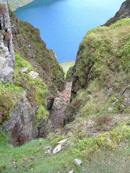 Walk gw142 Cadair Idris (Penygadair)  via The Minffordd Path - Llyn Cau from the Minffordd Path