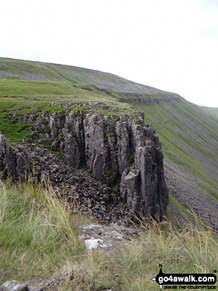 Walk c445 Dufton Pike, Backstone Edge and High Cup Nick from Dufton - Approaching High Cup Nick