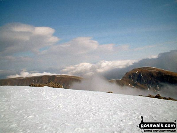 Walk h137 Ben Nevis and Carn Mor Dearg from Achintee, Fort William - Anocah Mor (left) and Anoach Beag (right) from the summit of Ben Nevis