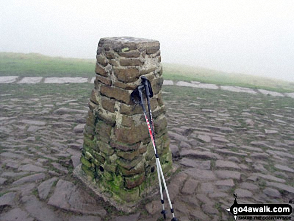 Walk d123 Mam Tor via Cavedale from Castleton - Mam Tor summit trig point